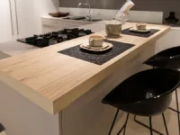 Cucina bianca moderna con penisola Mood Scavolini scontata