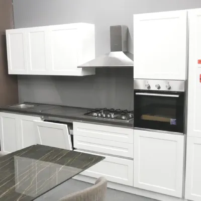 Cucina lineare in laminato materico bianca Dora a prezzo ribassato