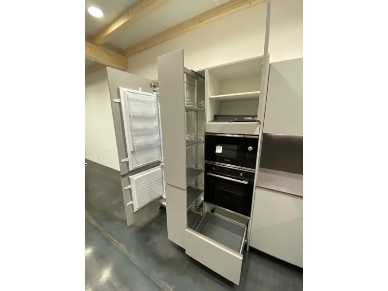 Cucina Nobilia moderna ad angolo grigio in laccato opaco Fashion