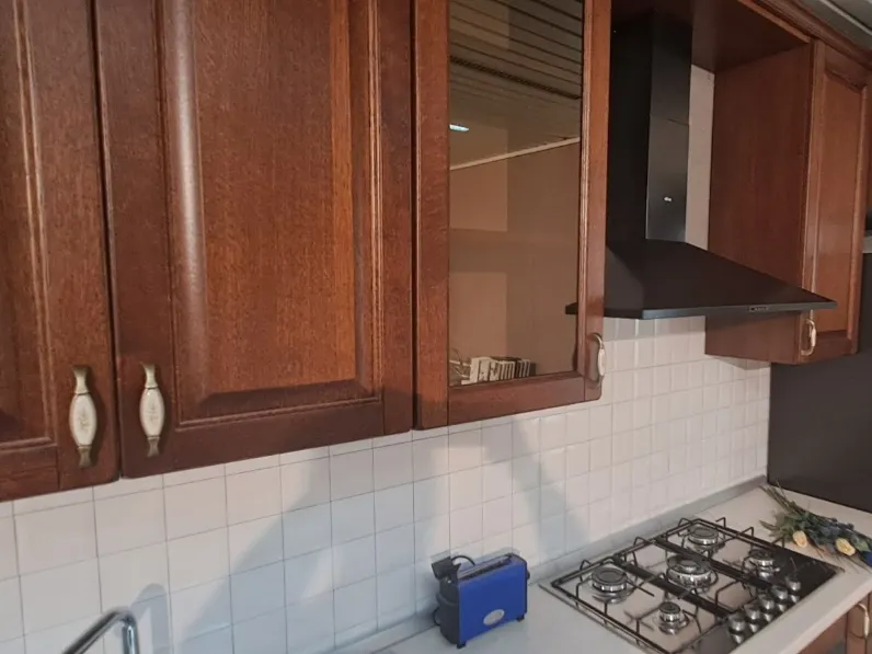 Cucina noce classica lineare Olimpia Artigianale in Offerta Outlet