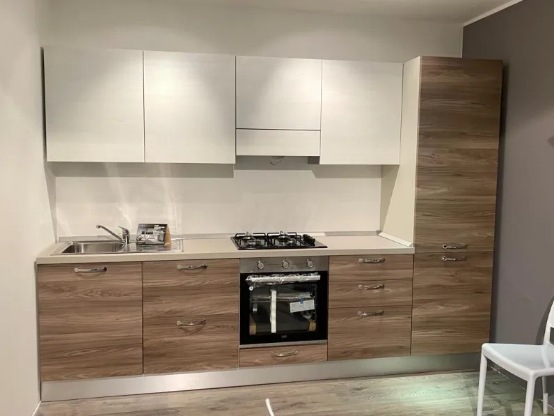 Cucina altri colori moderna lineare Noemi Lube cucine a soli 2870