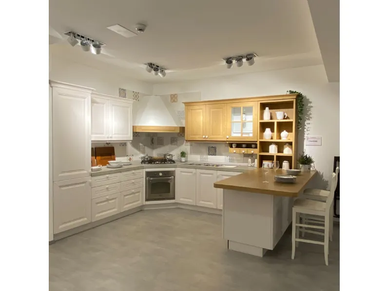 Cucina Pavese classica bianca con penisola Veneta cucine scontata 59%