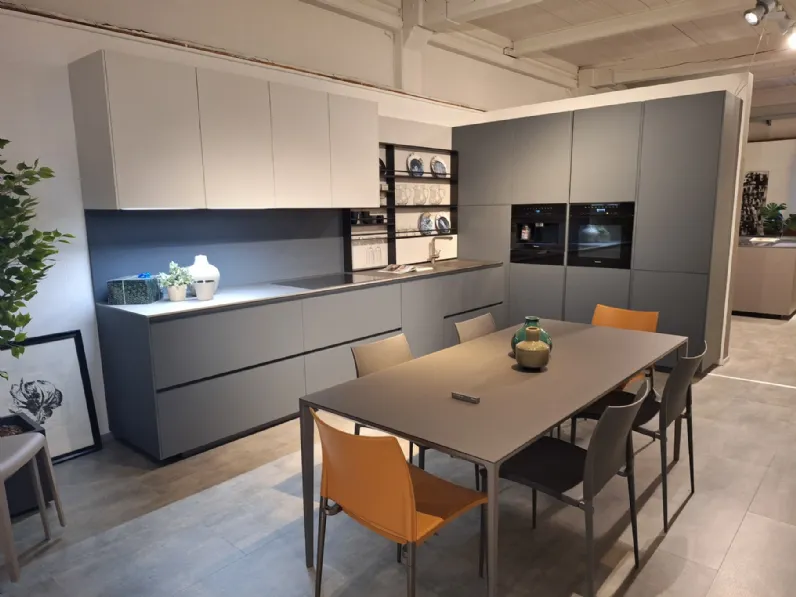 Cucina ad angolo in laminato opaco a prezzo ribassato 53%