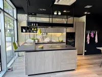 Cucina a prezzo ribassato con isola moderna Domino Prima cucine