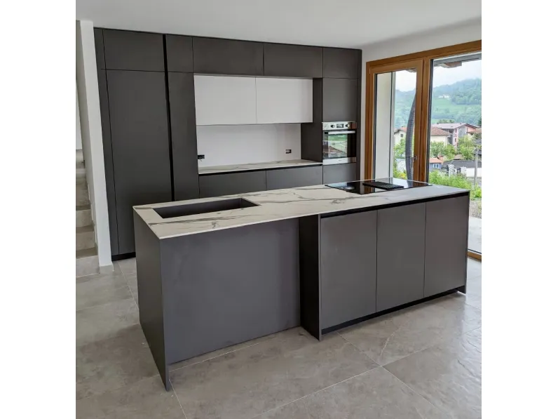 Cucina Primopiano cucine design ad isola grigio in laminato opaco Ingrosso cucine moderne icm43