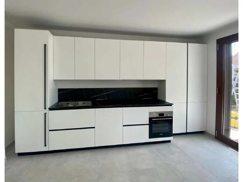 Cucina Primopiano cucine moderna lineare bianca in laccato opaco Ingrosso cucine moderne icm51