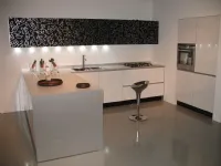 Cucina Riciclantica design bianca con penisola Valcucine scontata 63%