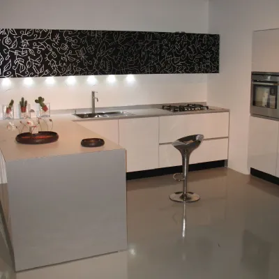 Cucina bianca design con penisola Riciclantica Valcucine scontata