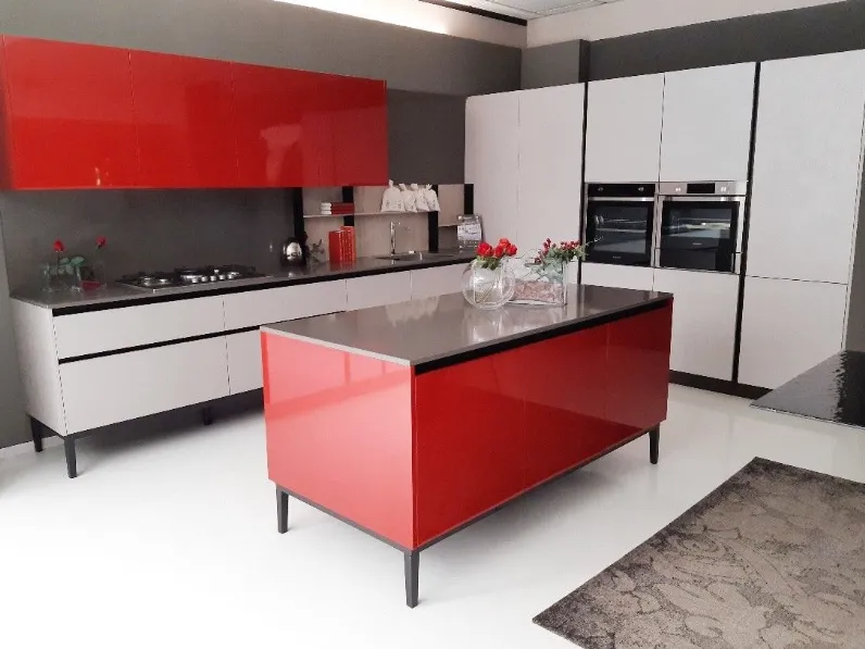 Cucina rossa design ad isola Polvere Arredo3