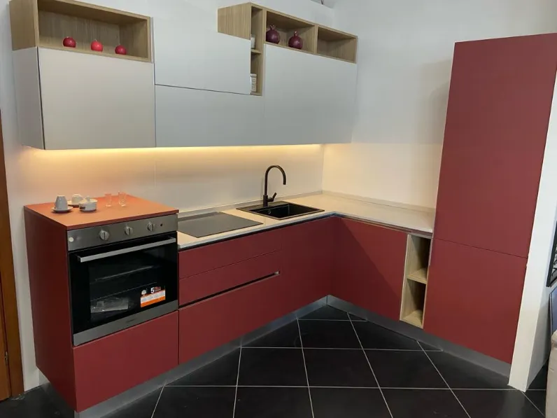 Cucina moderna ad angolo System 22 Gm cucine a prezzo ribassato