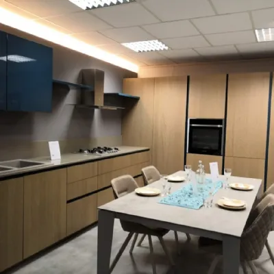 Cucina rovere chiaro design ad angolo Ak 05 con bordo 30 Arrital in Offerta Outlet