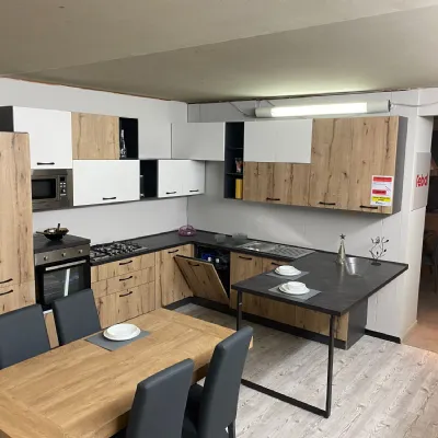 Cucina rovere chiaro moderna ad angolo New Artigianale scontata