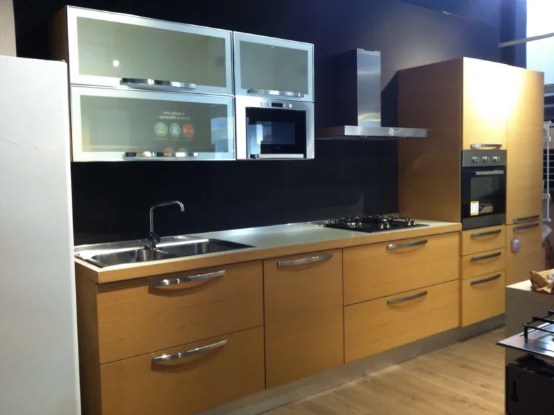 Cucina rovere chiaro moderna lineare Extra rovere naturale a doghe  Veneta cucine in Offerta Outlet