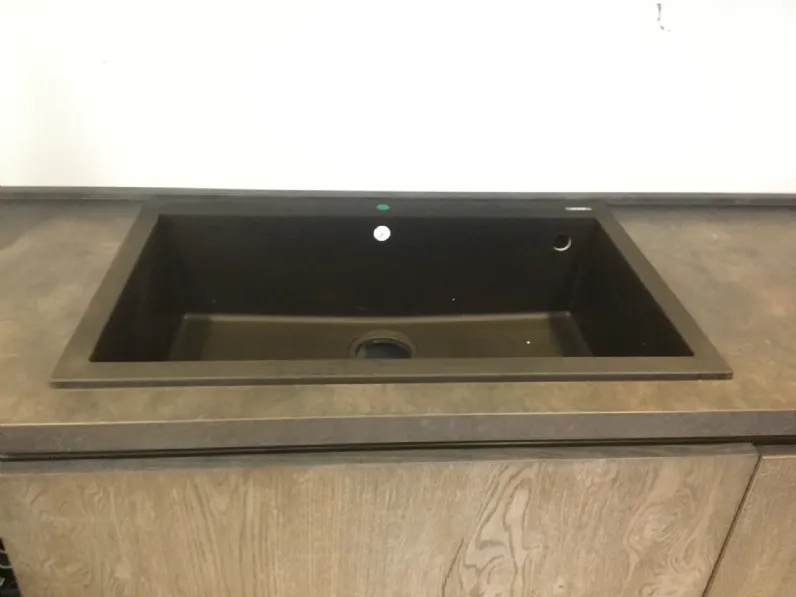 Cucina ad angolo design rovere moro Mobilturi Nala anta mm. 22 impiallicciata a soli 6990 Euro