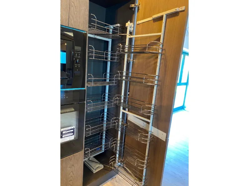 Cucina ad angolo design rovere moro Mobilturi Nala anta mm. 22 impiallicciata a soli 6990 Euro