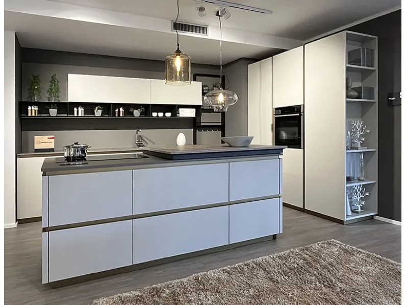 Cucina grigia design con isola Scavolini Delinea a soli 17900