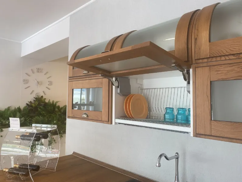 Cucina Scavolini country con penisola bianca in legno Favilla