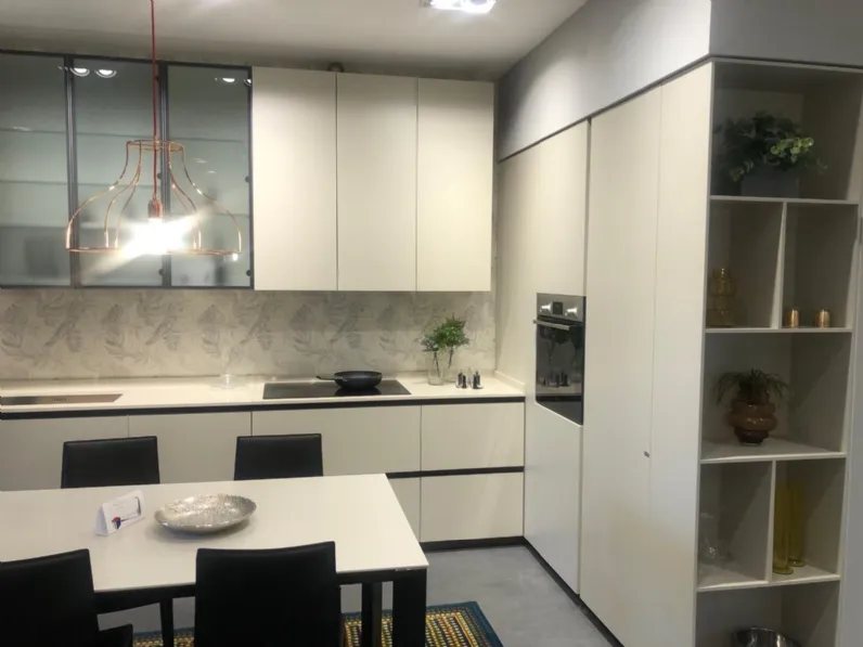 Cucina ad angolo in laminato materico a prezzo ribassato 34%