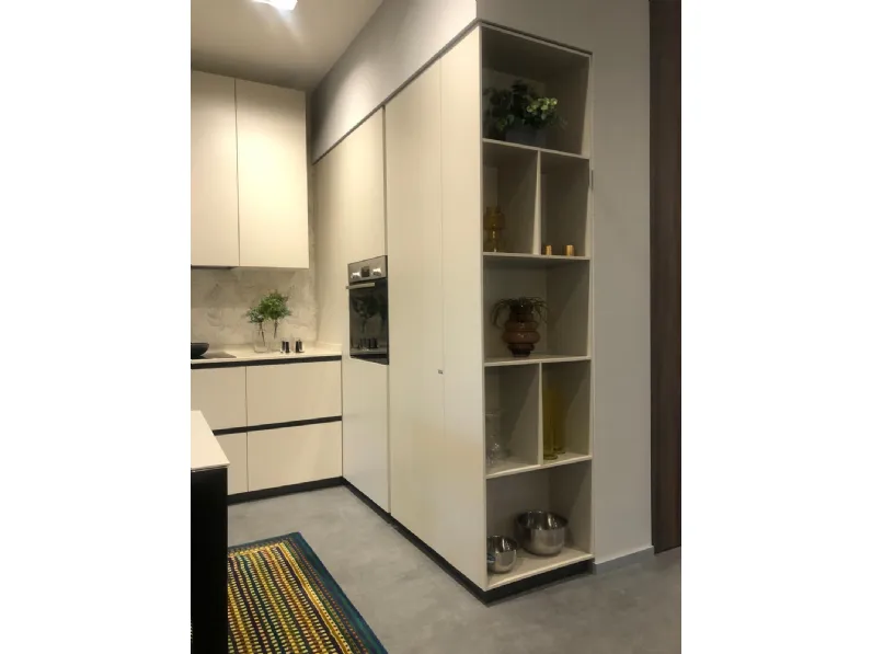 Cucina ad angolo in laminato materico a prezzo ribassato 34%