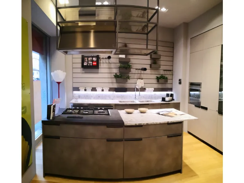 Cucina Scavolini design ad isola grigio in laminato materico Cucina mia scavolini