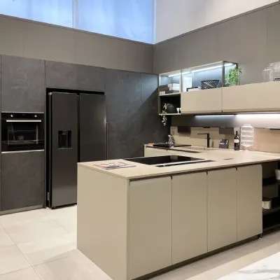 Cucina Formalia moderna grigio Scavolini ad angolo scontata 25%