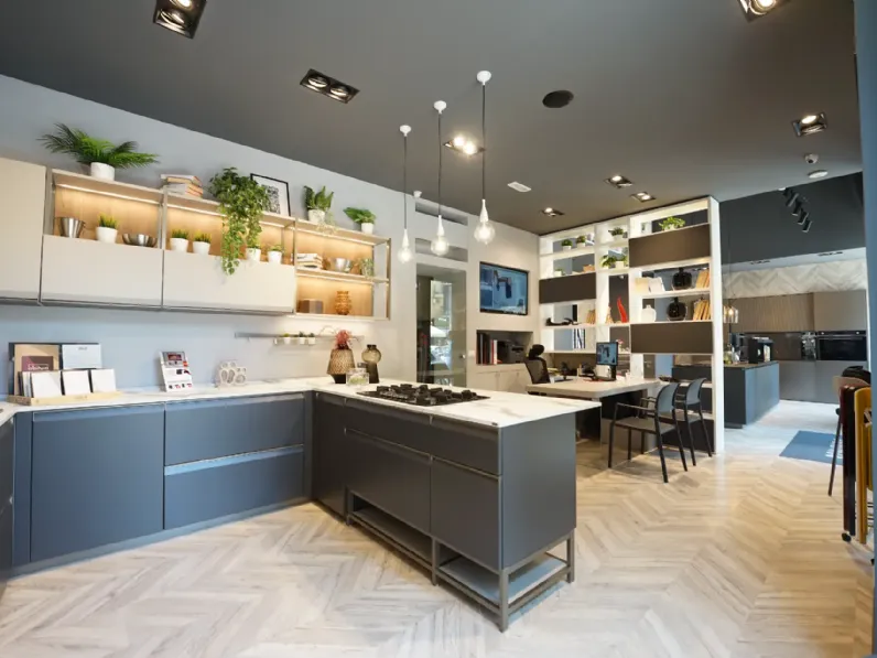Cucina a prezzo ribassato con penisola design Formalia Scavolini