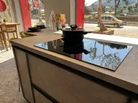 Cucina moderna con isola Jeometrica Scavolini a prezzo ribassato