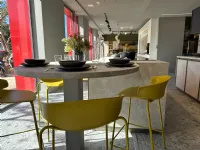 Cucina moderna con isola Jeometrica Scavolini a prezzo ribassato