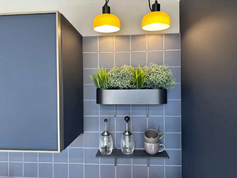 Cucina moderna con isola Jeometrica Scavolini a prezzo ribassato