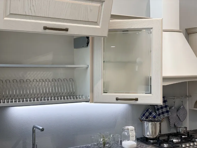 Cucina classica ad angolo Madeleine Scavolini a prezzo ribassato