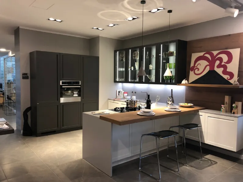 Cucina Scavolini Carattere con penisola, ribasso vantaggioso.