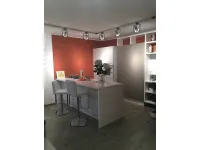 Cucina Scavolini moderna ad isola in laminato materico Liberamente