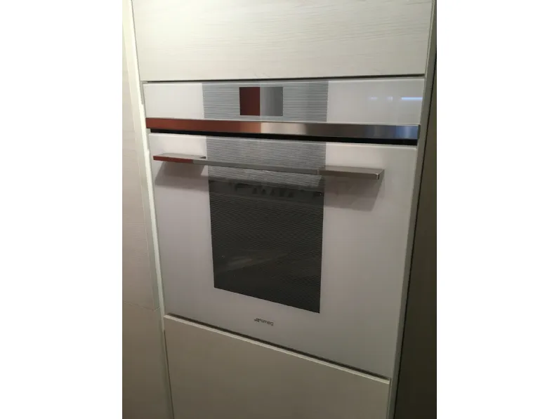 Cucina Scavolini moderna ad isola in laminato materico Liberamente