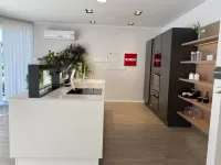 Scopri l'Offerta Outlet sulla Cucina bianca moderna ad isola Liberamente Scavolini.