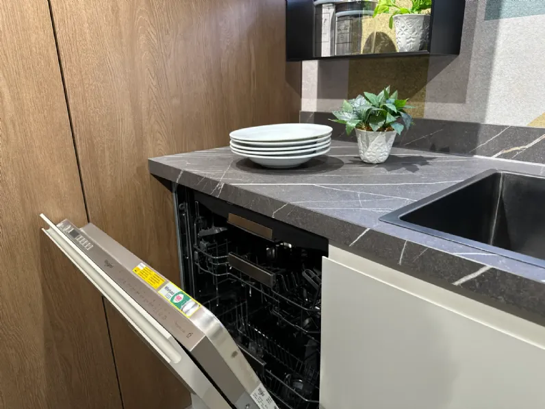 Cucina Motus moderna grigia Scavolini con penisola scontata 53%