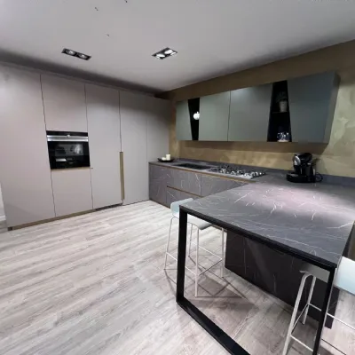 Cucina a PREZZI OUTLET in laminato materico Scavolini -51%