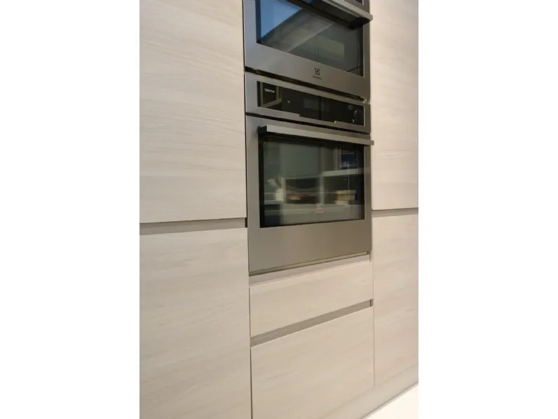 Cucina tortora moderna con penisola Motus Scavolini a soli 8990€