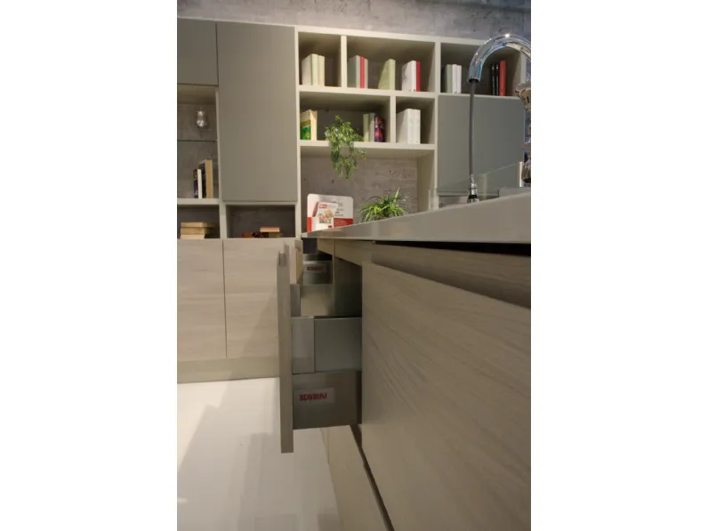 Cucina tortora moderna con penisola Motus Scavolini a soli 8990€