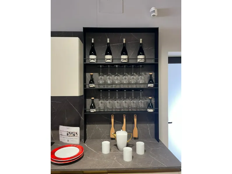 Cucina tortora moderna con penisola Delinea Scavolini scontata