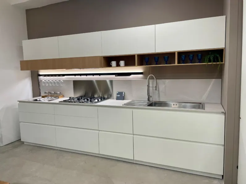 Cucina Scavolini moderna lineare bianca in nobilitato Lumina