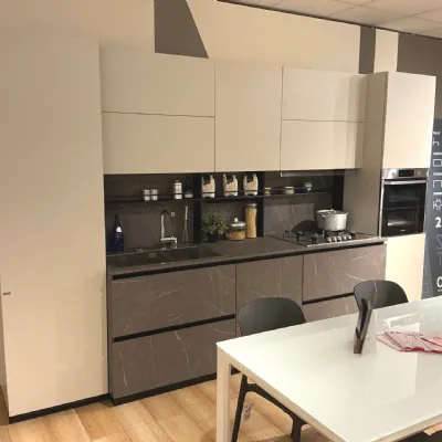 Cucina Scavolini moderna lineare tortora in laminato opaco Delinea