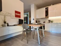 Cucina bianca moderna con penisola Motus  Scavolini in Offerta Outlet