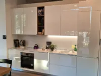 Cucina bianca moderna con penisola Motus  Scavolini in Offerta Outlet
