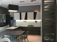 Cucina grigia moderna con penisola Qi scavolini Scavolini scontata