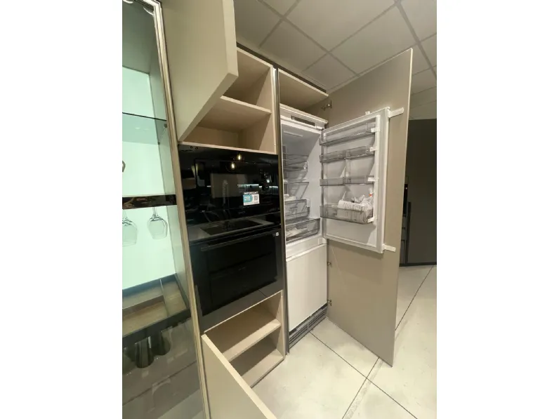 Cucina con isola design tortora Scavolini Regola a soli 21120 Euro