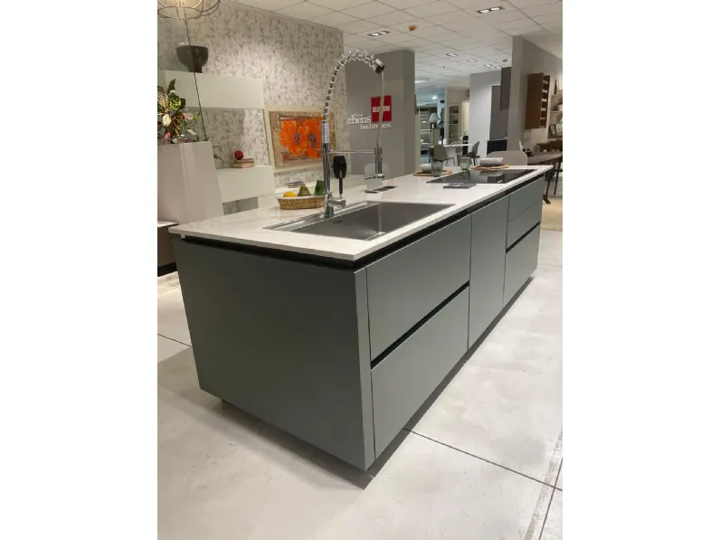 Cucina con isola design tortora Scavolini Regola a soli 21120 Euro