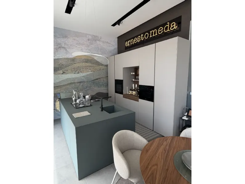 Cucina Sign con isola Ernestomeda con uno sconto imperdibile