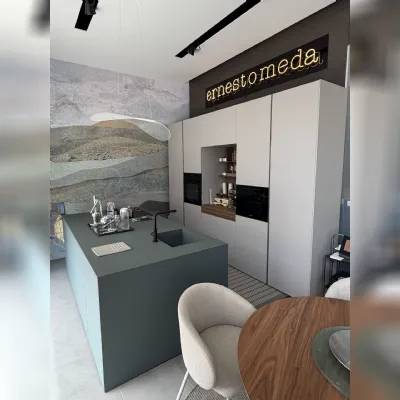 Cucina Sign con isola Ernestomeda con uno sconto imperdibile