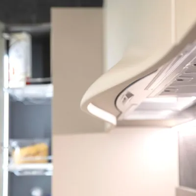 Cucina altri colori design con penisola Snaidero Ola20 a soli 29800