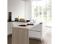 Cucina a prezzo ribassato con penisola design Mary Spagnol cucine